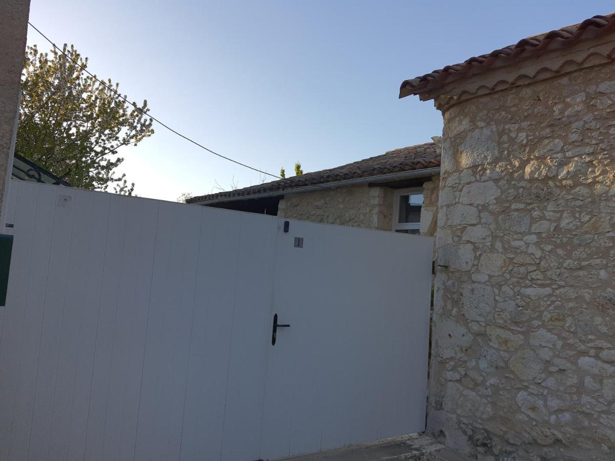 Gite En Pierre Le Paradis Parc Cloture Jacuzzi 5 Places Piscine Au Perigord Pourpre 9Km De Bergerac Saint-Aubin-de-Lanquais 外观 照片